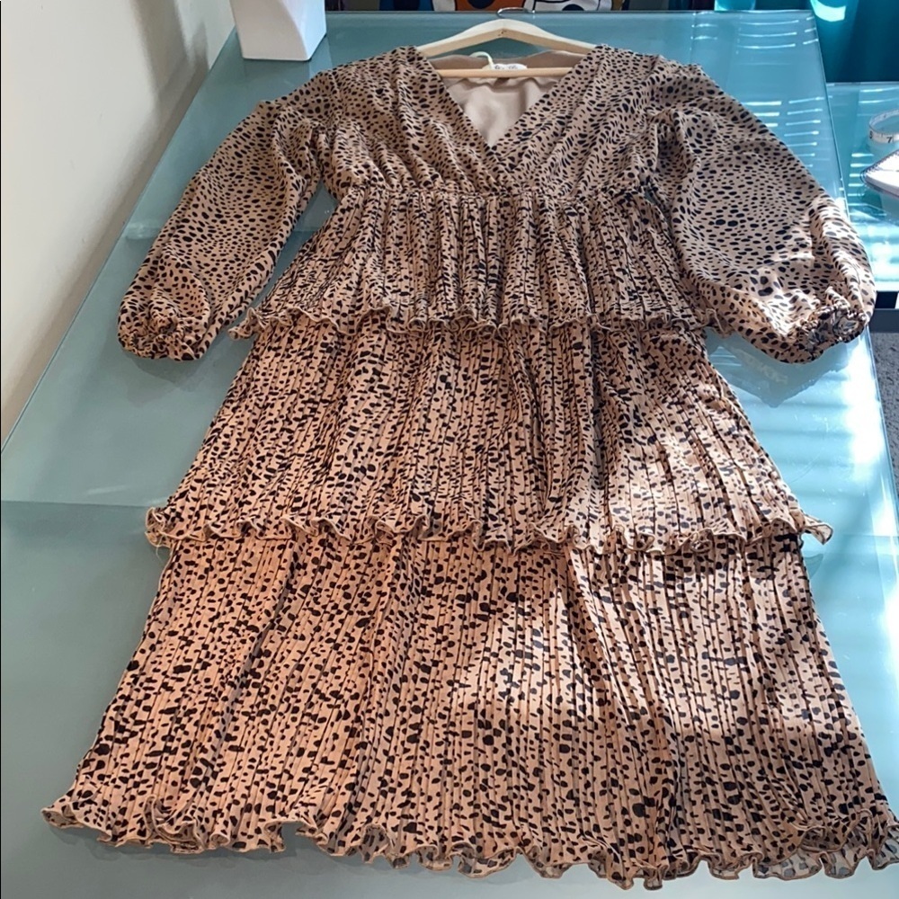 Animal Print Dress She & Sky Pleated Midi Dress Size S NEW - Picture 1 of 12